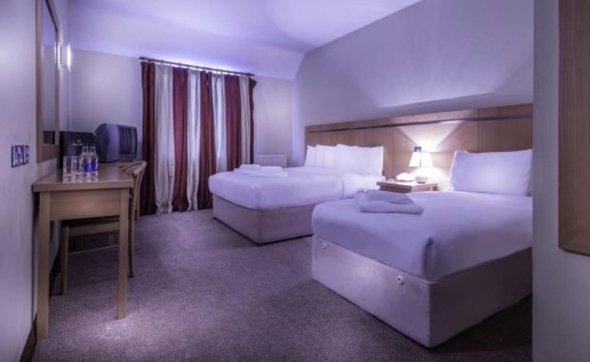 Queens Hotel 3*