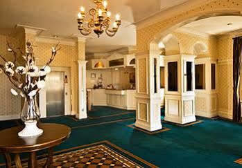 Queens Hotel 3*